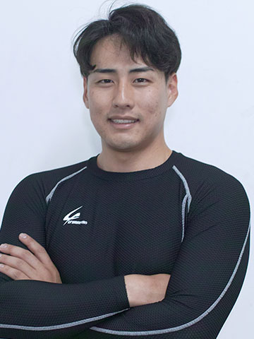 右近陸人